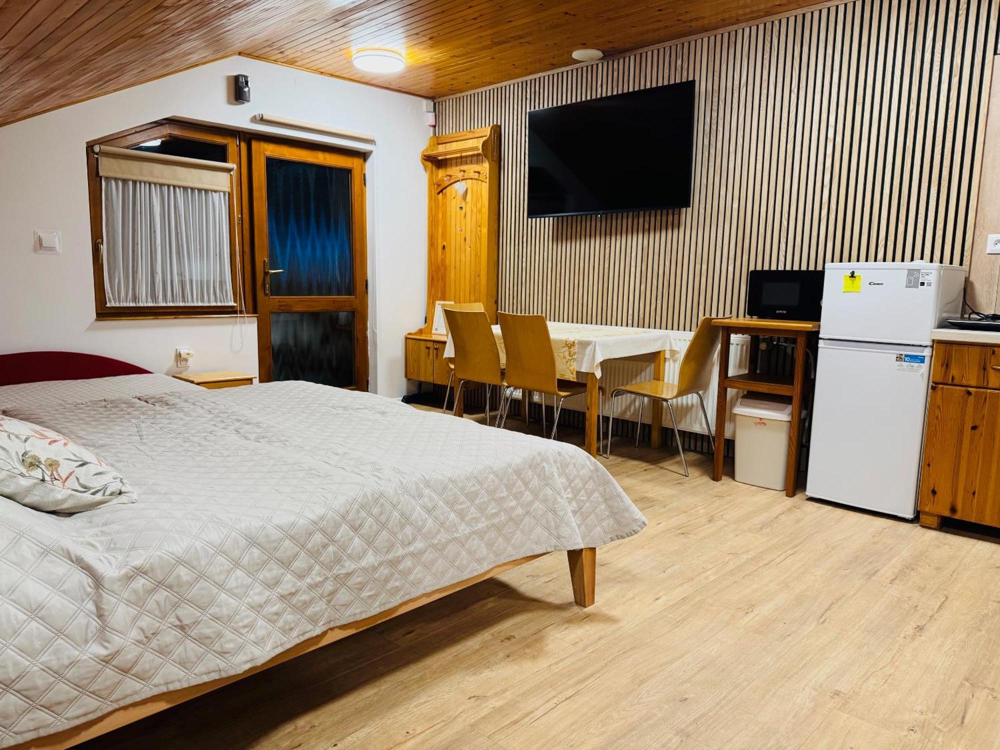 Apartmany u Janka Vinné Jazero Esterno foto
