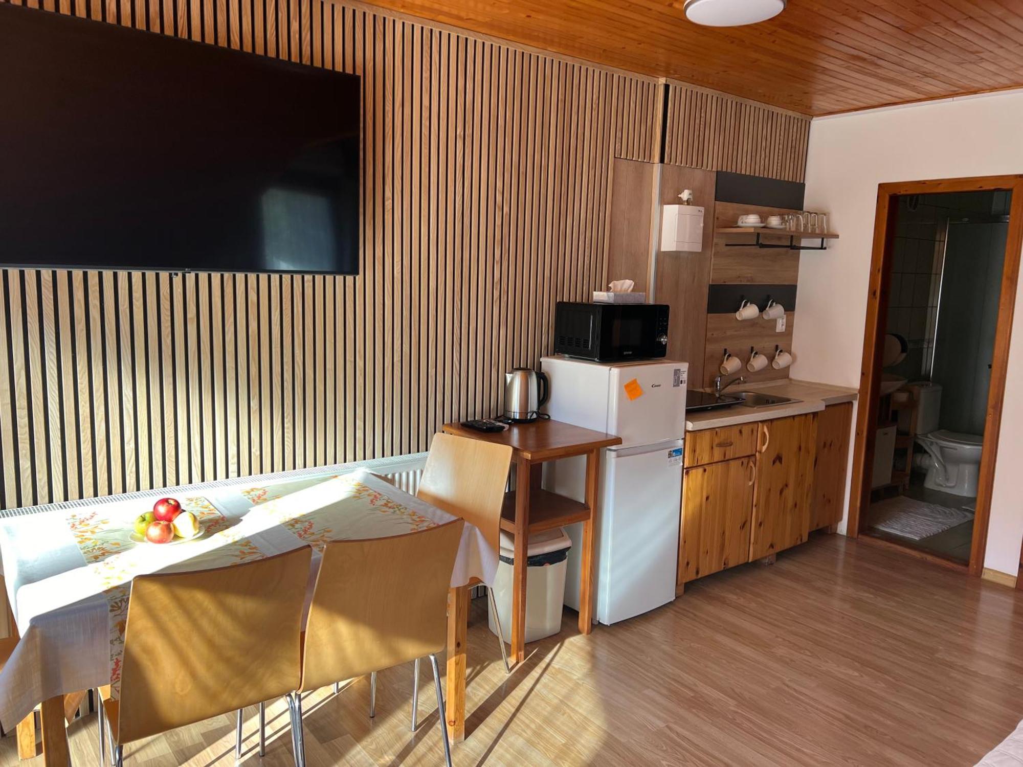 Apartmany u Janka Vinné Jazero Esterno foto