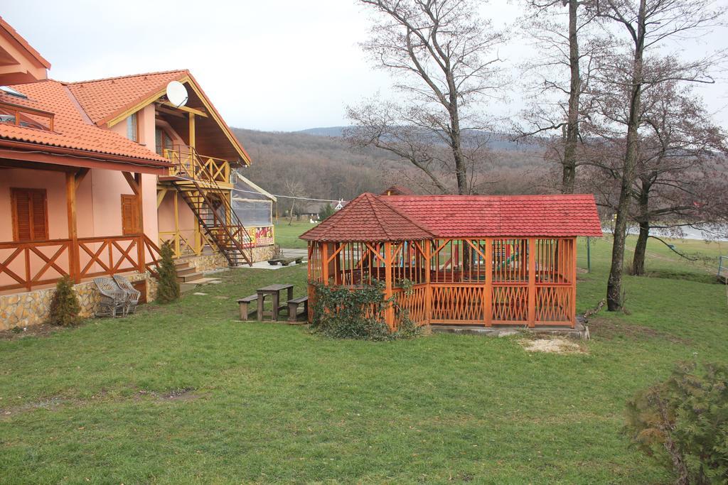 Apartmany u Janka Vinné Jazero Esterno foto